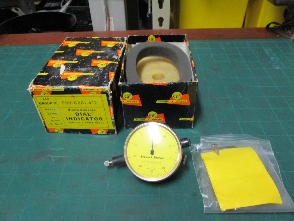 MACHINIST TOOLS * DIAL INDICATOR * BROWN & SHARPE * 2.5 MM / .01 MM