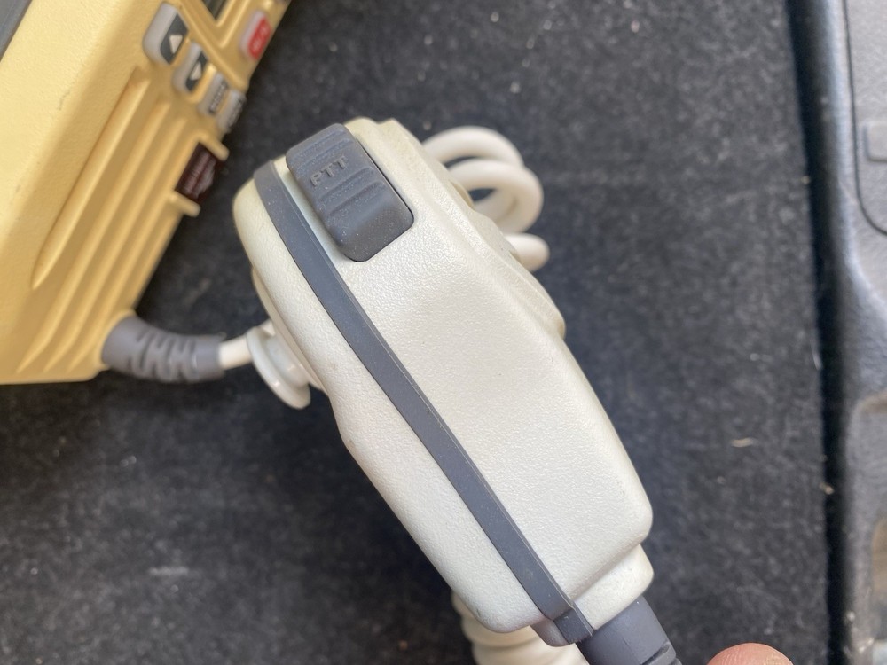 Standard Horizon ECLIPSE DSC Marine VHF GX1000s