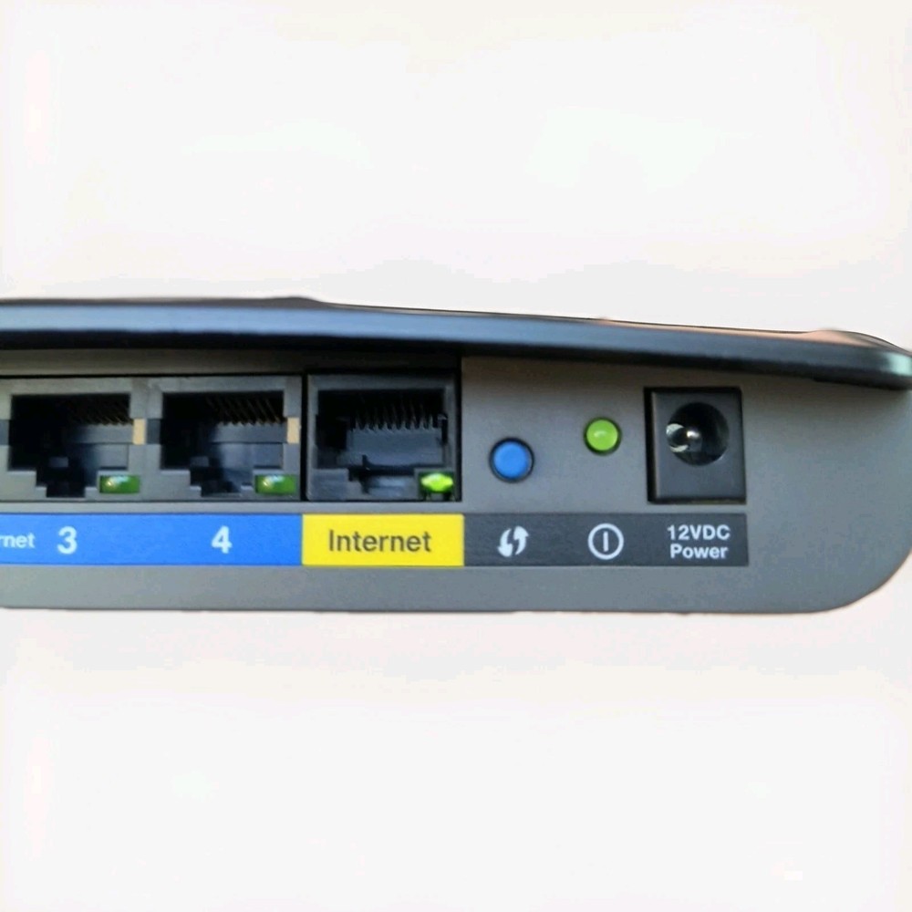 Cisco Linksys E1550 Router Untested