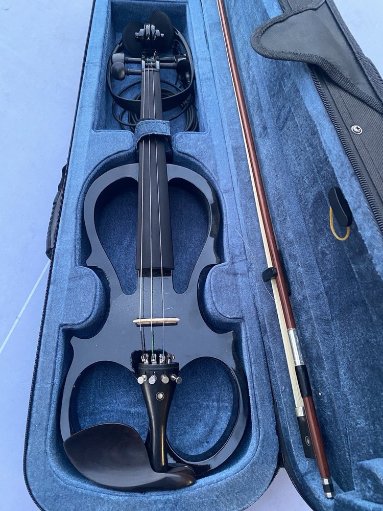Cecilio Electric Violin 4-String Black with Bow and Hard Case