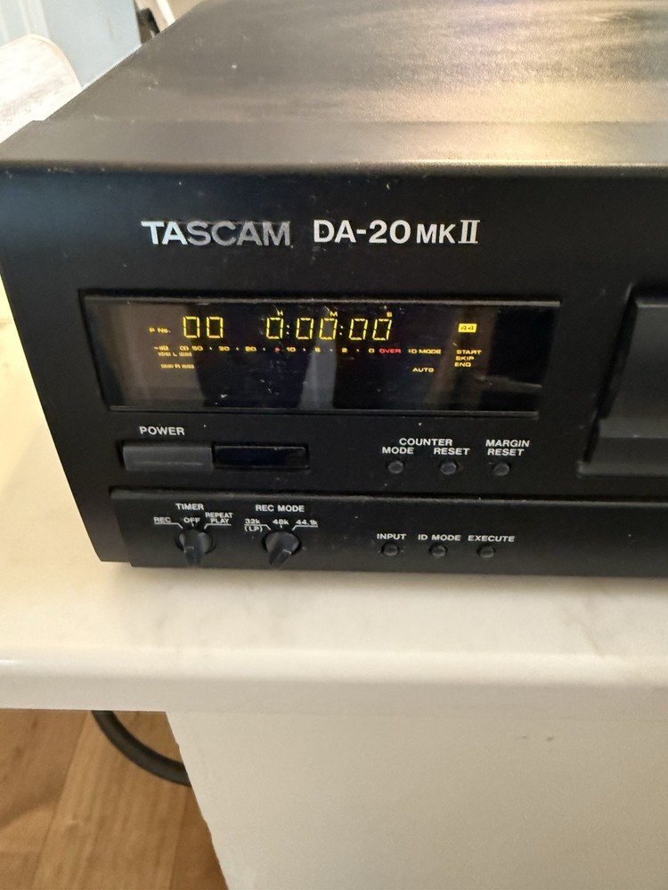 Tascam DA-20 MKII DAT Deck Machine Digital Recorder Professional Grade