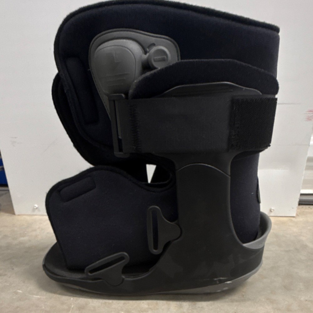 Ossur Orthopedic Walking Boot Black Adjustable Medical Support Adjustable Fit