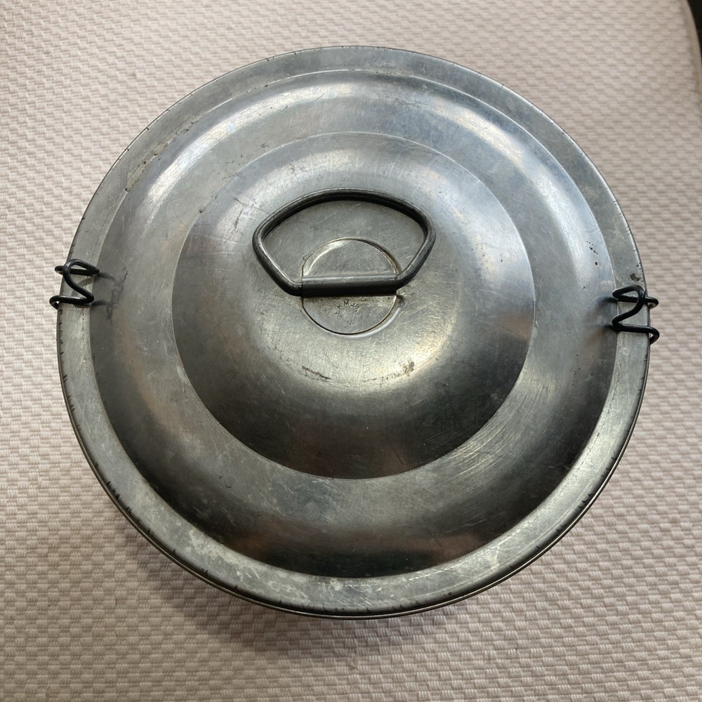 FISCO Antique Baking Mold Tin Locking Lid Handles Cake Jello Dessert Pudding