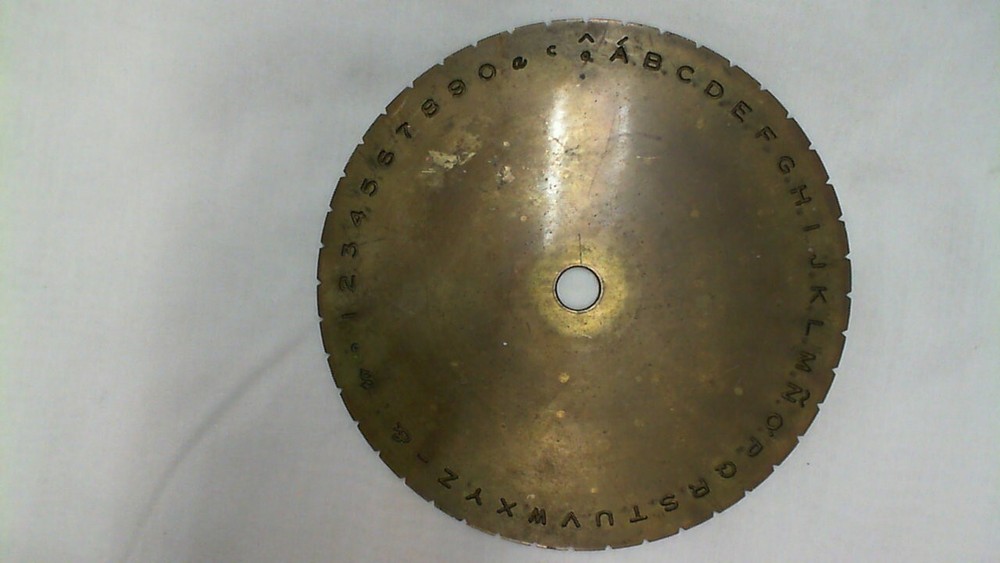 Plate for inside ring engraver