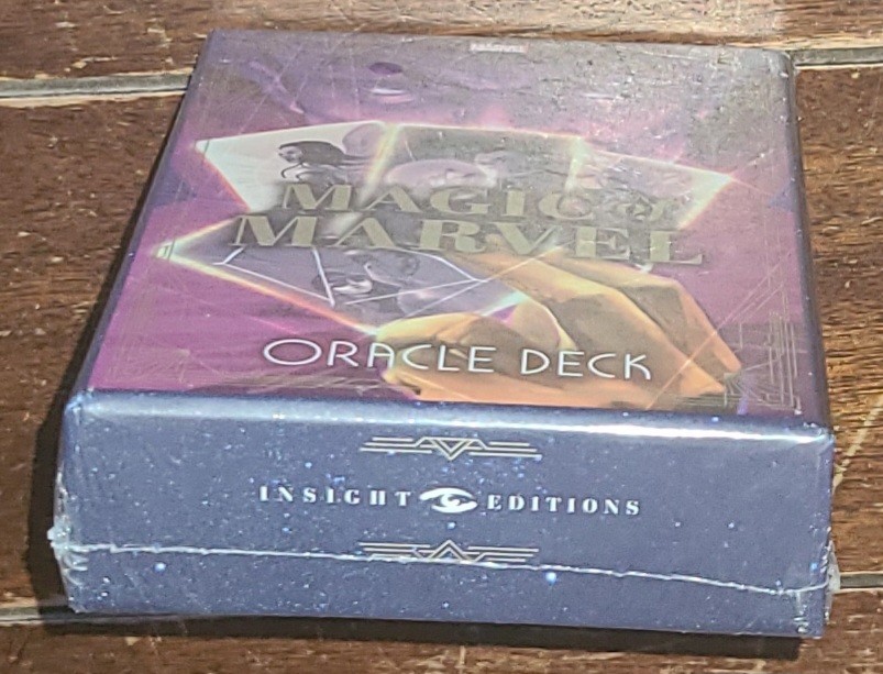 MAGIC of MARVEL Oracle Deck 44 Card Deck & Guidebook (Insight Editions, 2022)