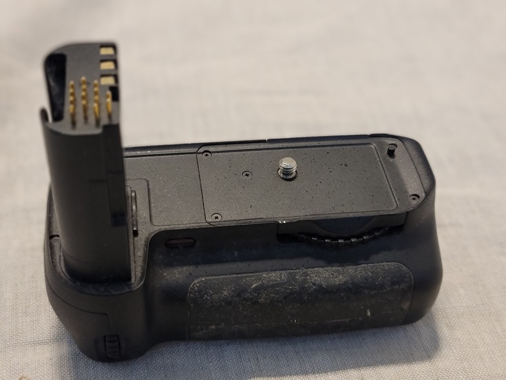 Nikon ND80S Multi Control Battery Pack Grip for D80  DSLR Camera READ!!!