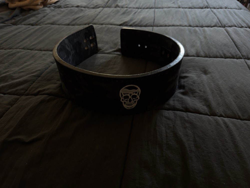 Medium powerlifting belt