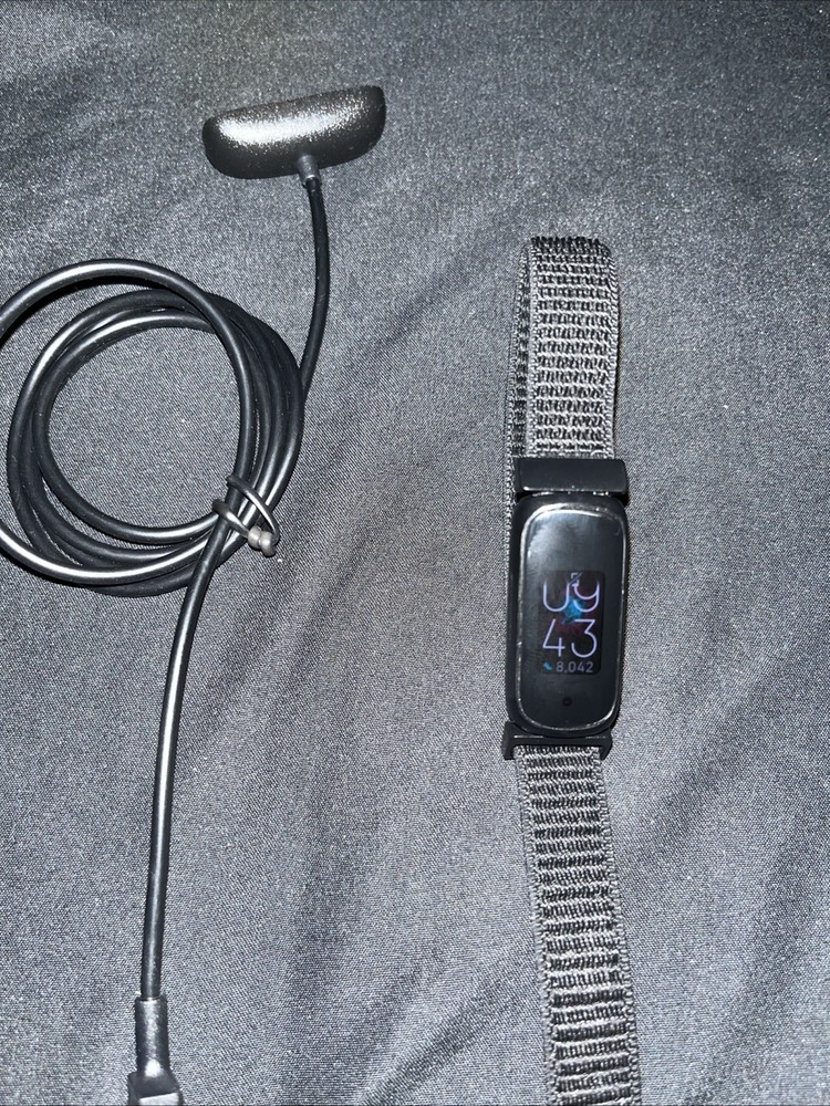 Fitbit Inspire 3 Black Activity Tracker Bluetooth Touchscreen iOS Android +Cable
