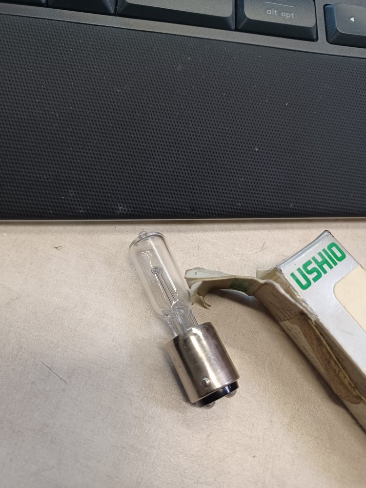 Ushio JCD24V-60W/BA15D - 1000915