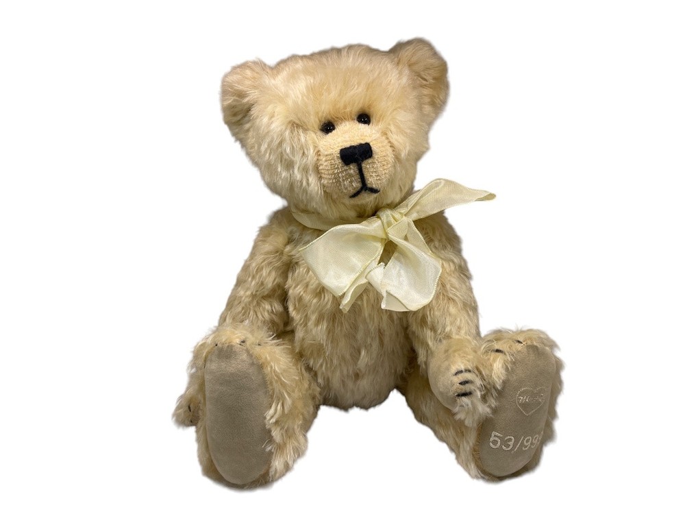 Martin Bear Artist Bear Teddy Bear 39cm. Excellent condition.