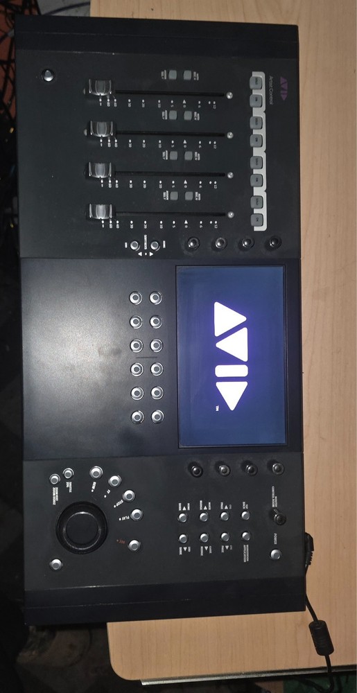 Avid Artist Control Touch Screen Control Surface with 4-Faders