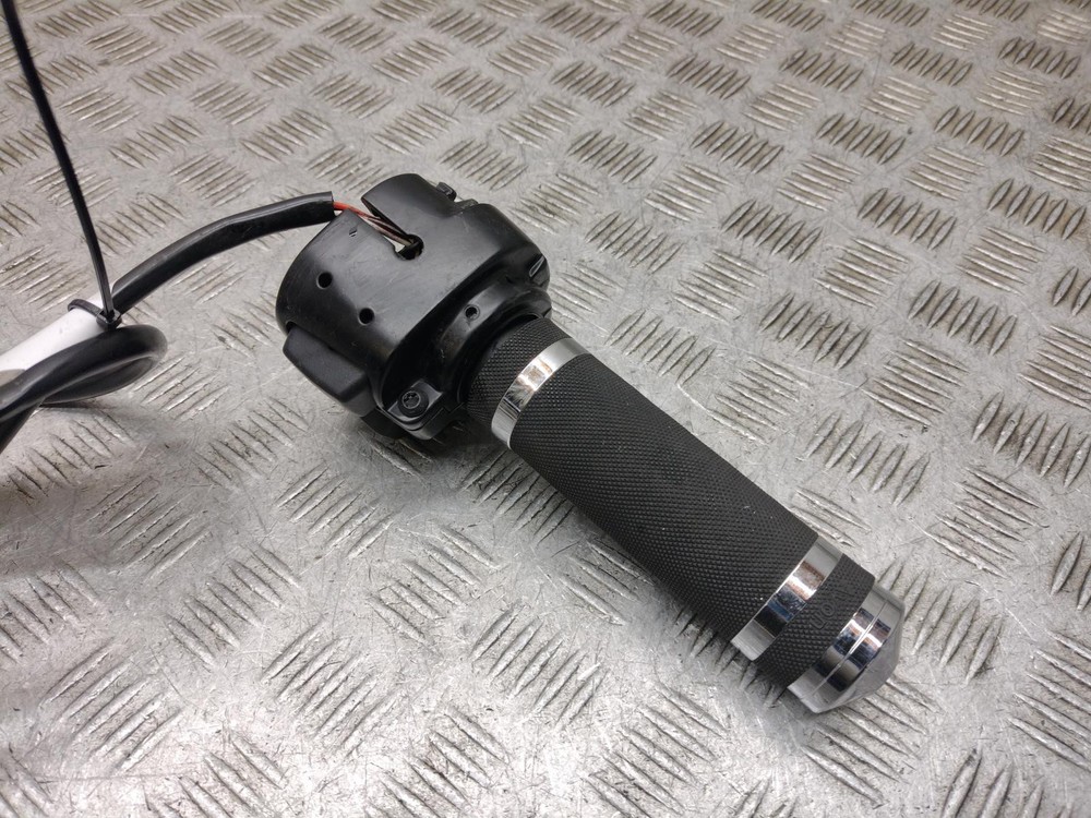 2018 HARLEY DAVIDSON XL 883 L SUPERLOW 17 Left Hand Switch Gear