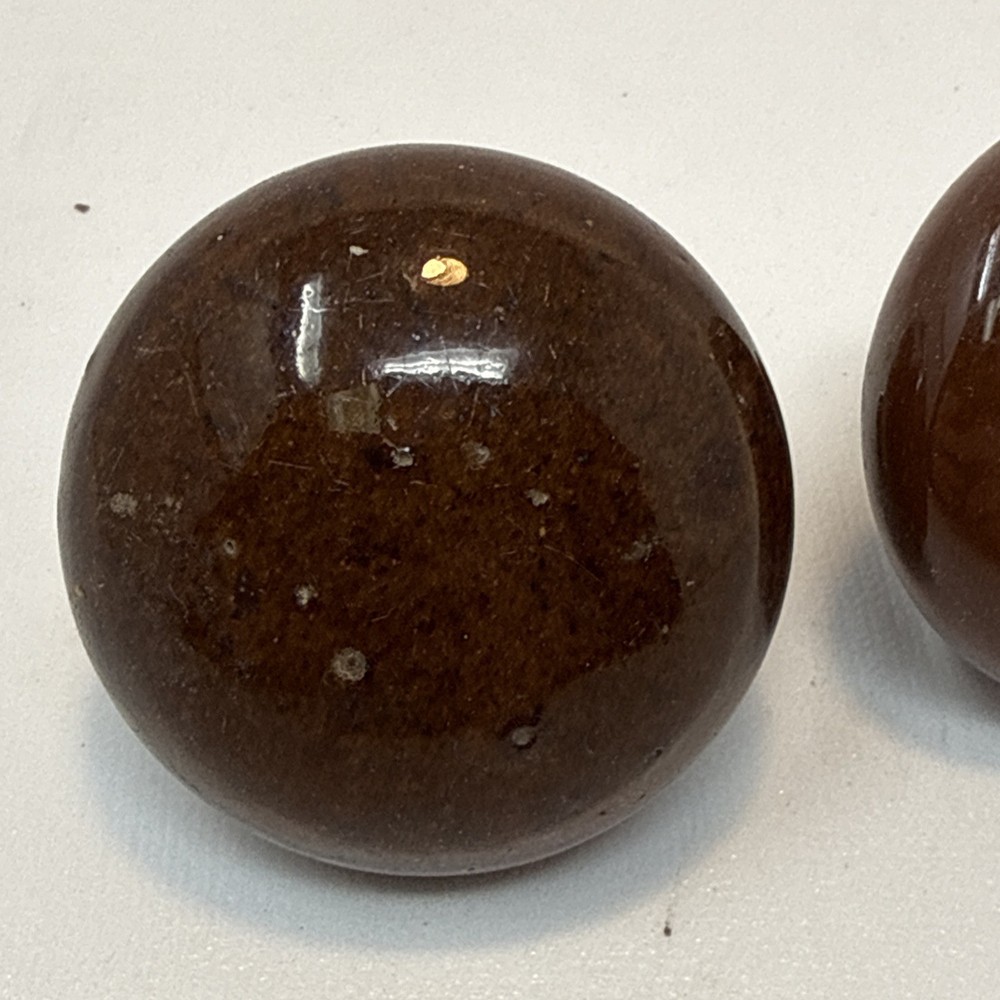 2 Vintage Brown Knobs