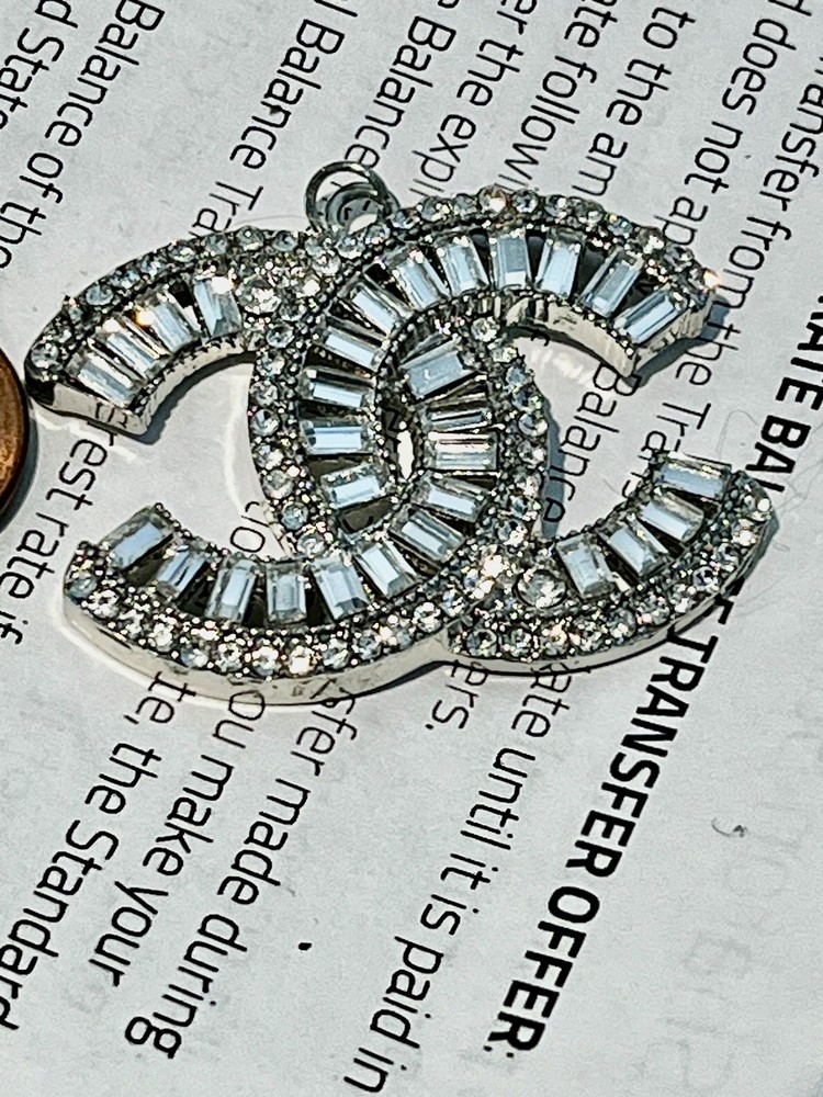 Chanel XL crystal lot buttons zip pull 42mm