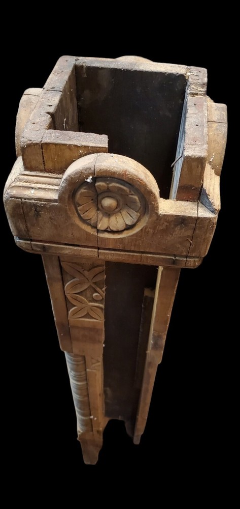 Newel Post GAM0253
