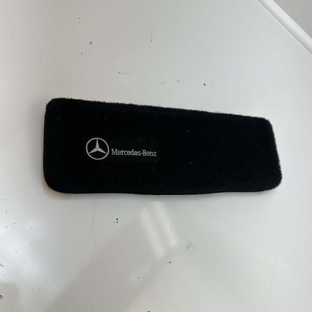 1999 Mercedes-Benz E320 Cd Changer Cover