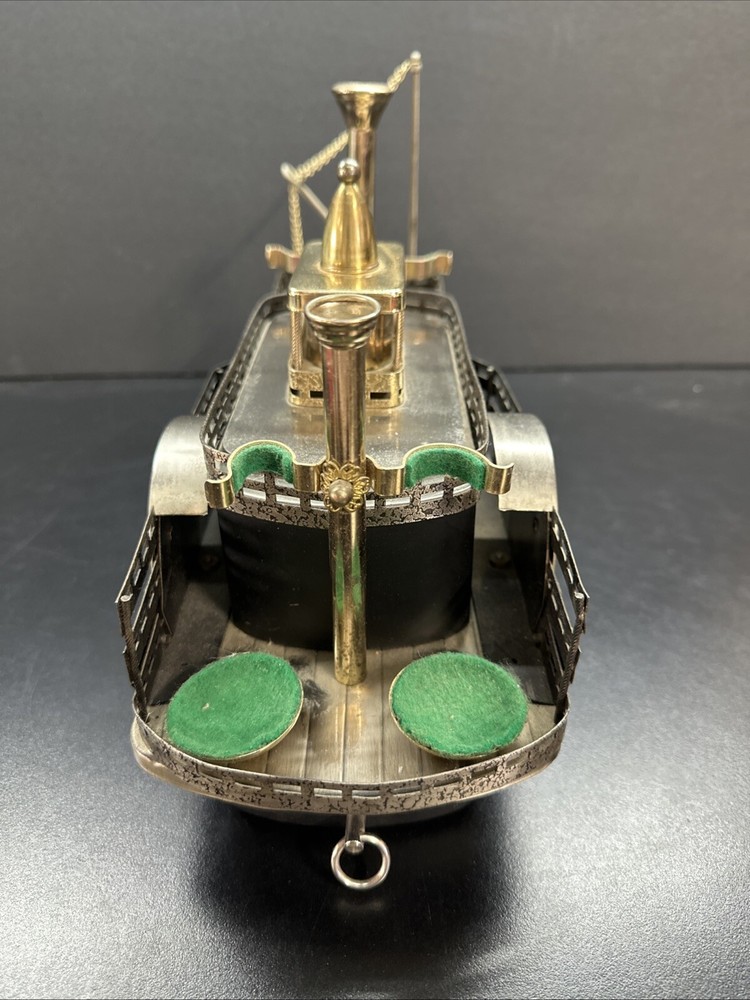 Natchez Steamboat Pipe Holder Music Box