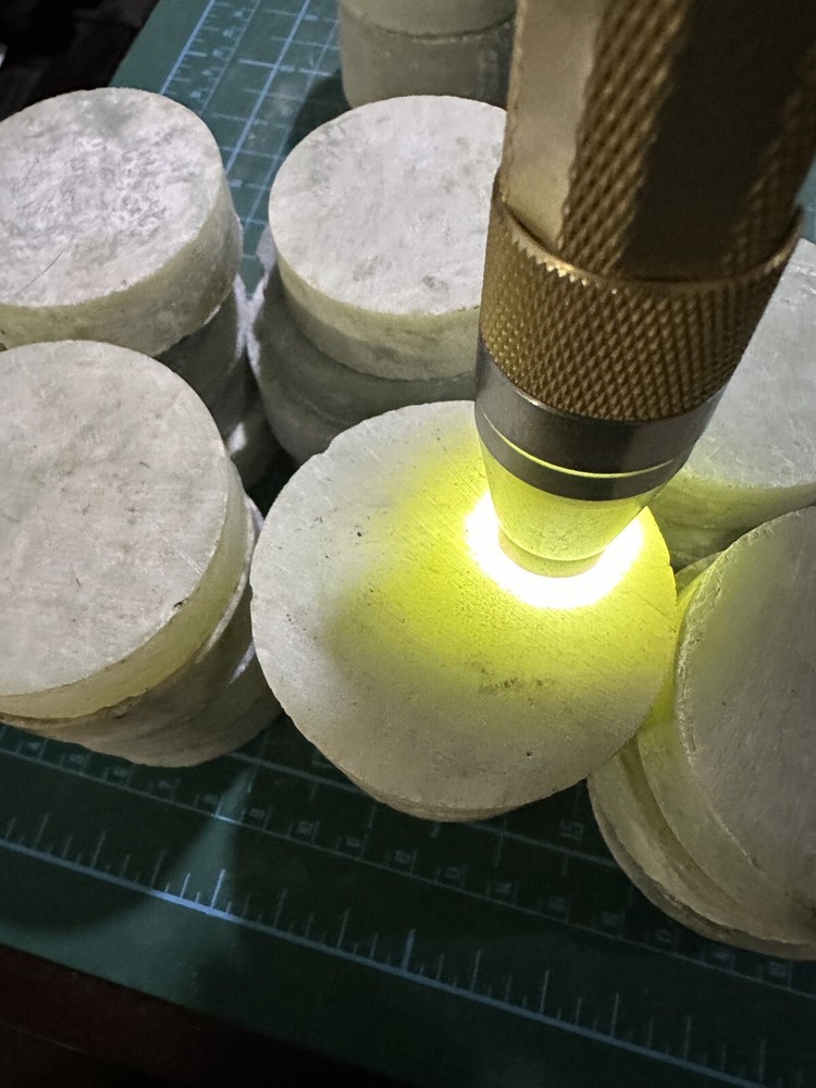 Serpentine Jade priced as a single piece （岫玉）