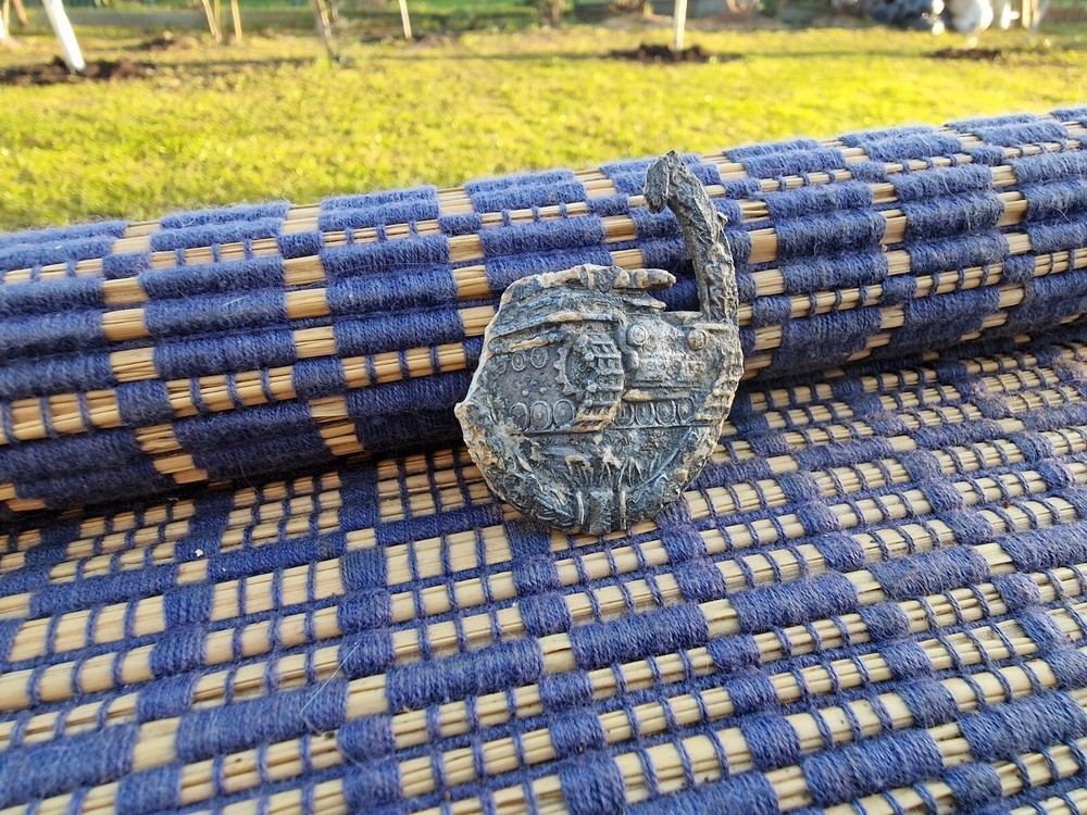 WW2 Original German Badge Front Item Relic.