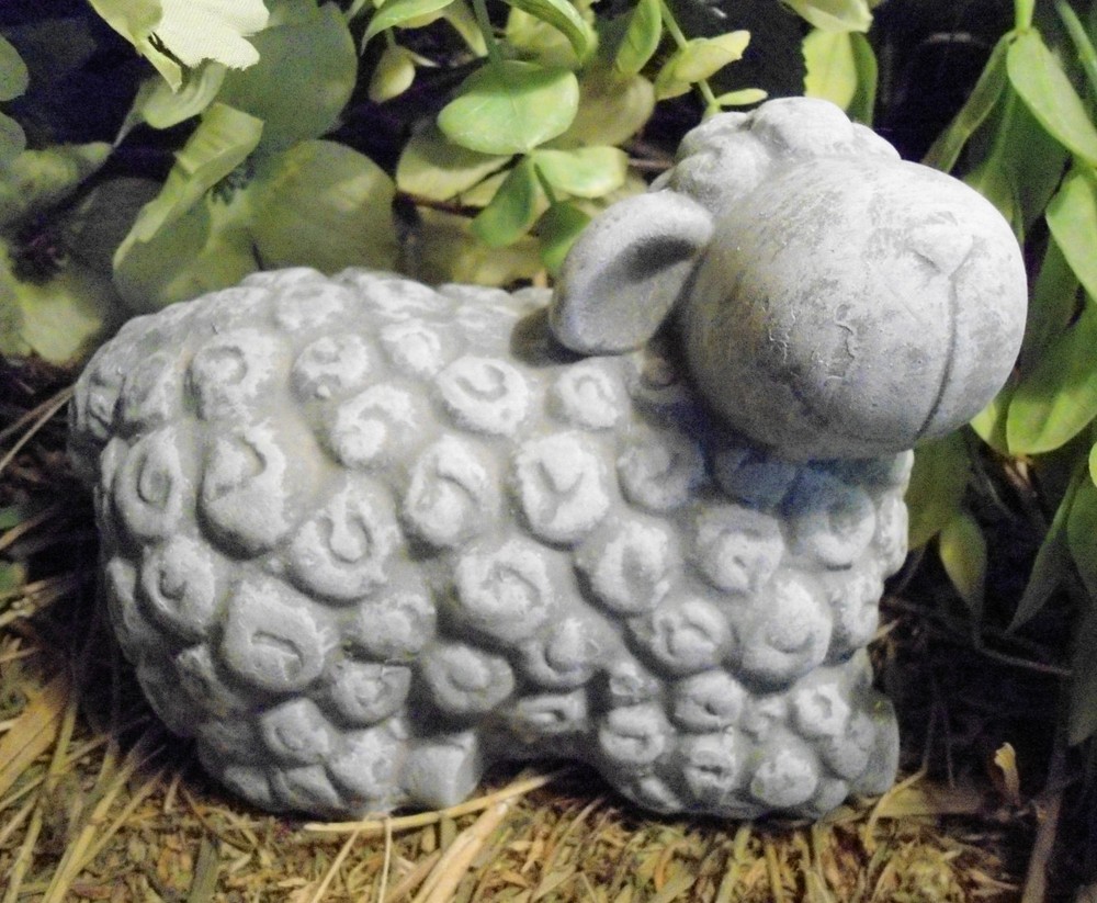 Latex  sheep mold with plastic backup concrete plaster mould