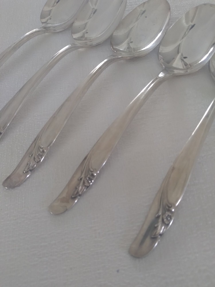 Rogers & Bro EXQUISITE 5 Teaspoons Silverplate Flatware