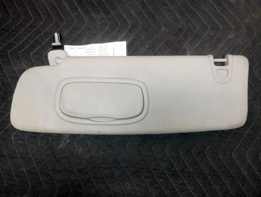 2018-2020 Chrysler Pacifica Left Driver Sun Visor Illuminated With GDO Gray