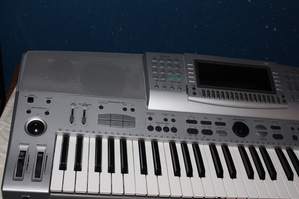 Technics SX KN6500 Digital Keyboard Workstation with extras