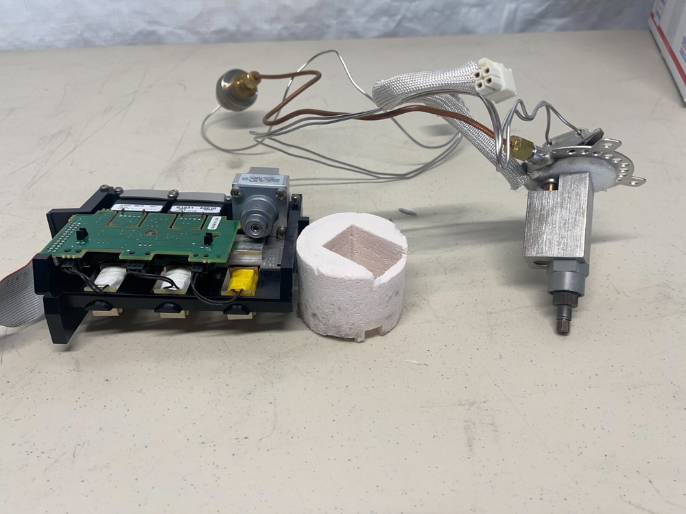 Agilent 6890 Plus Split/Splitless