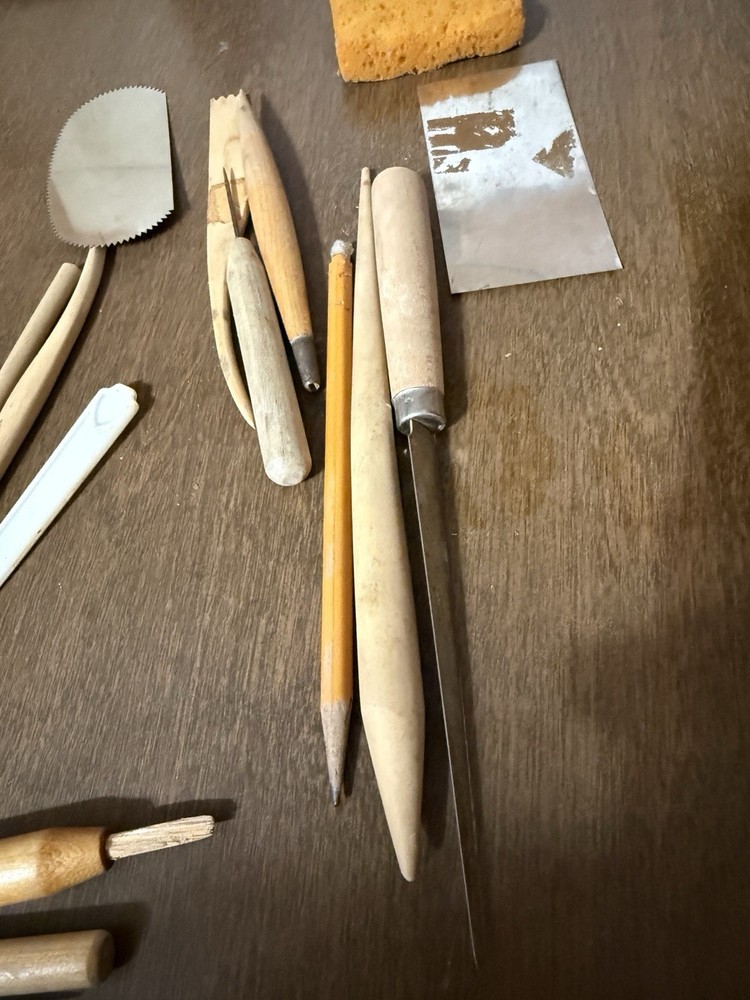 READ Vintage Ceramic Pottery Tools Multiple Tools Lot Of 10+ And Plastic Box