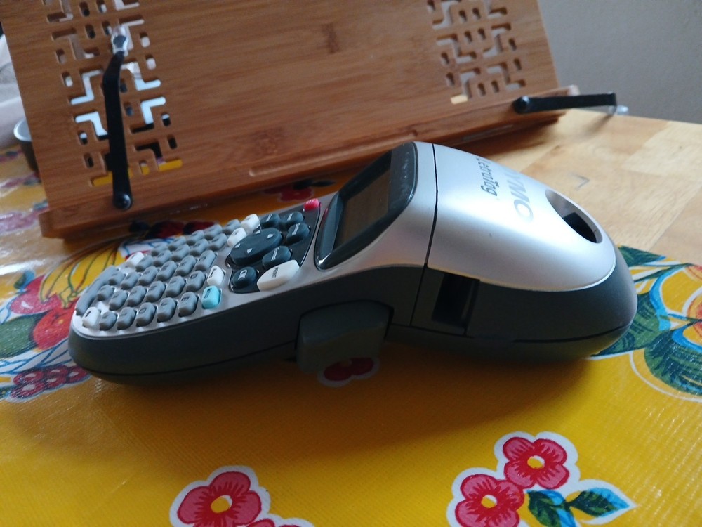 Dymo LetraTag 100H Plus Handheld Label Maker - 21455- Works Great