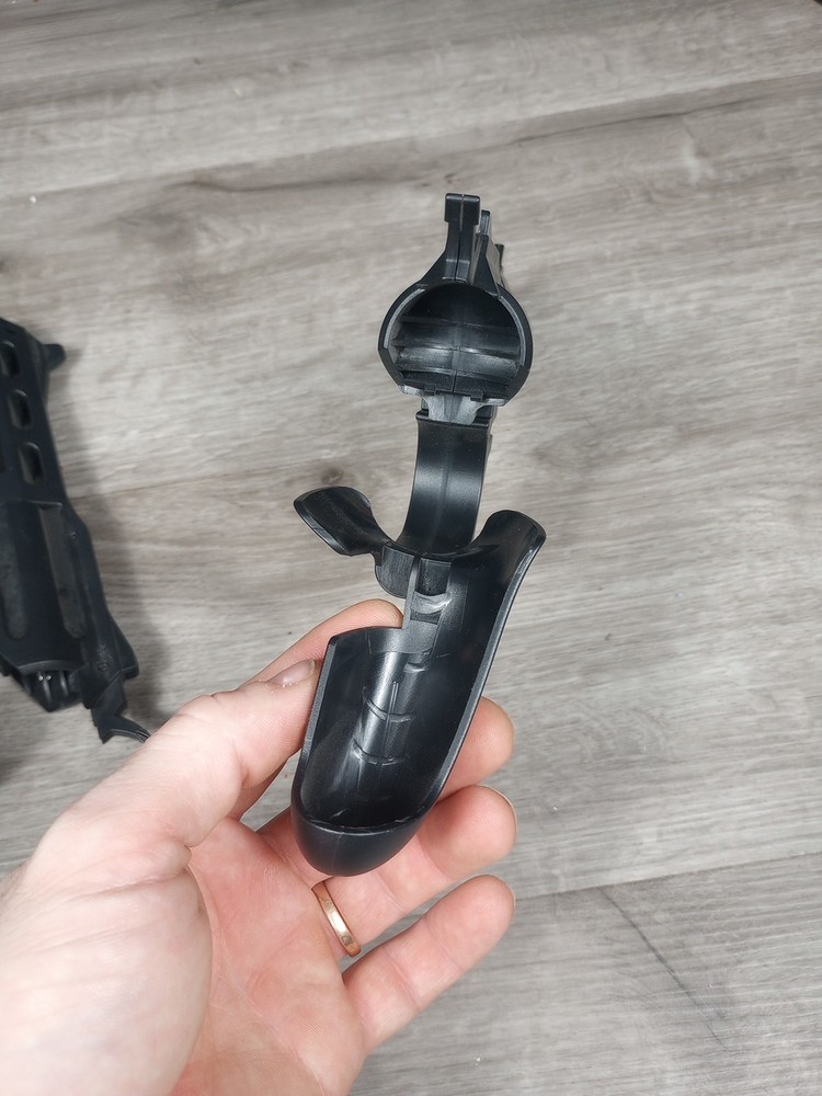 Pair Pistol Gun Grip For Oculus Quest 2 VR Headset Controllers for Shooting Game