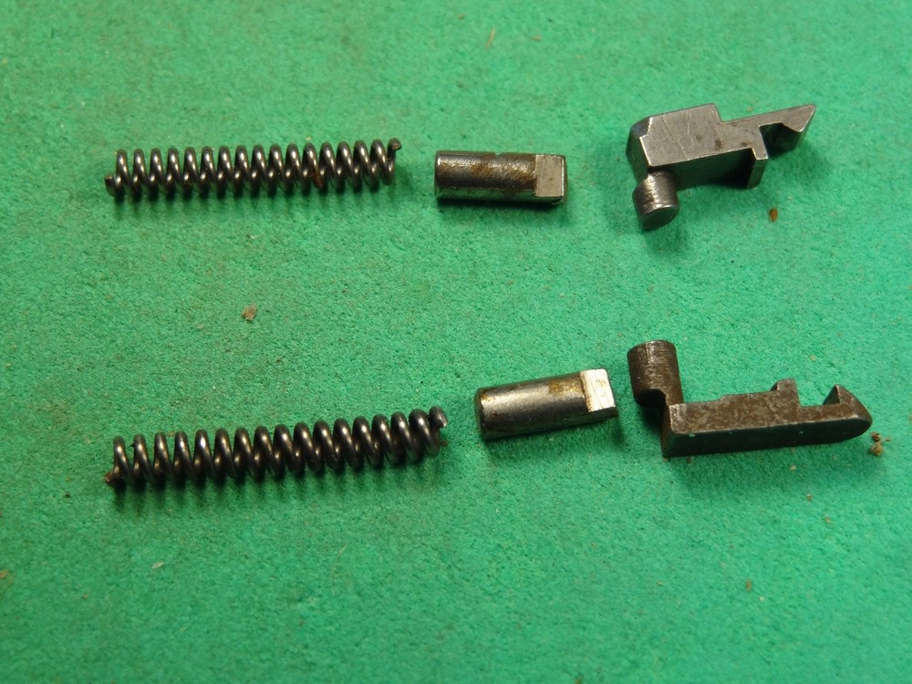 Stevens 820 820A Extractors, Plunger, & Spring