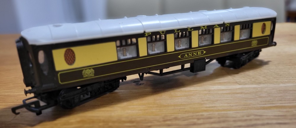 00 Gauge Triang Pullman "Anne"