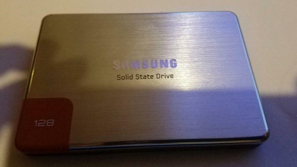 Samsung 470 series 128gb ssd MZ-5PA128A MZ5PA128MCD solid state disk