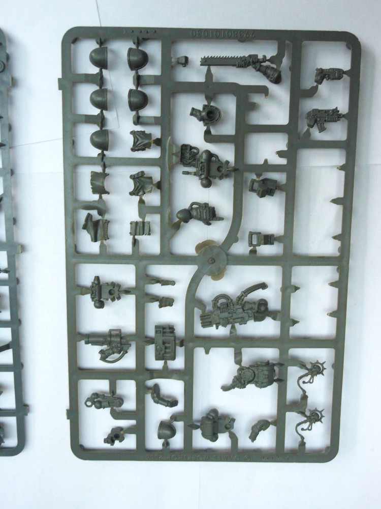 Warhammer 40K Space wolves sprue Bits incomplete sprues