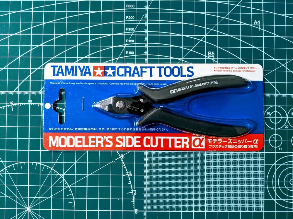 Tamiya Craft Tools Modeler's Side Cutter α (Gray) 74093