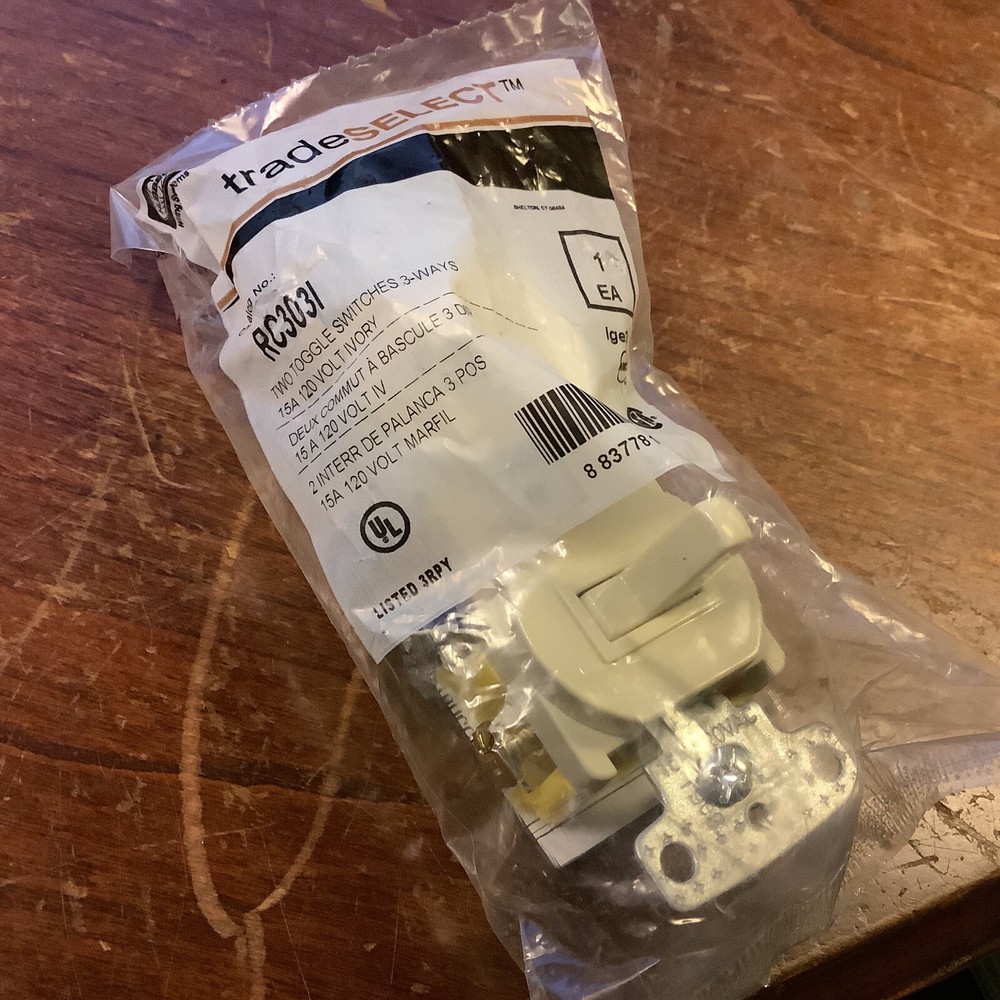 Hubbell RC303I Combination 2) 15A 3-Way Toggle Switch Ivory
