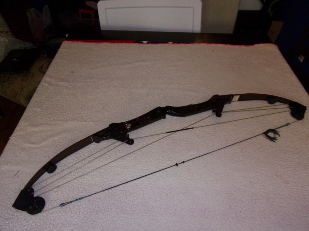 Bear Whitetail Hunter Right Hand Compound Bow