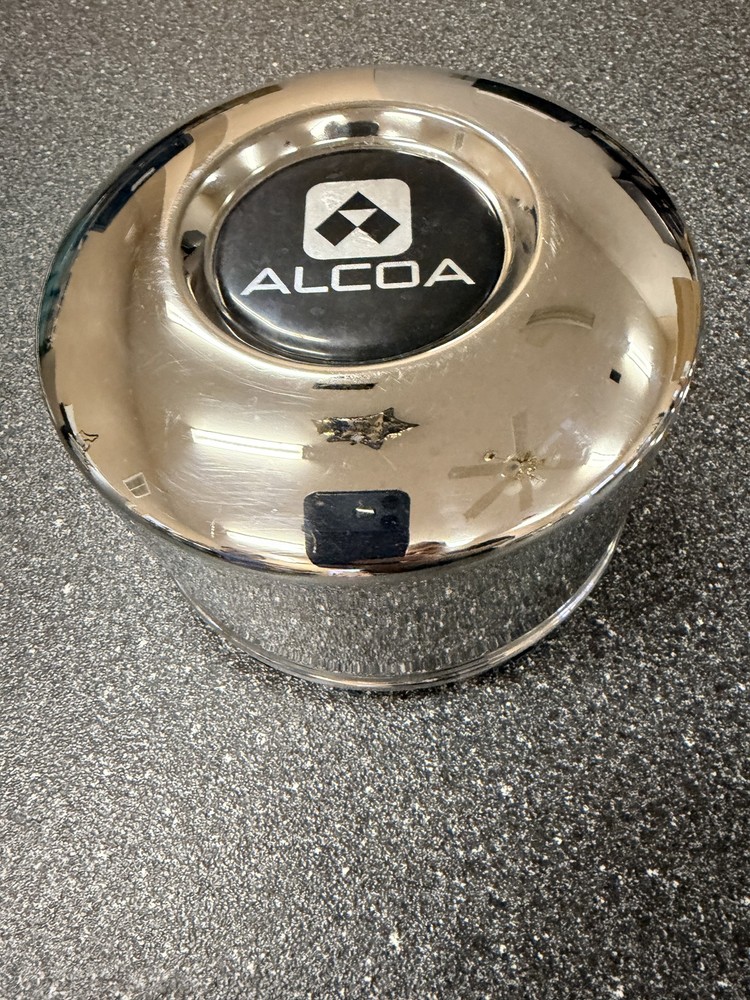 DEEP HUBCAP ALCOA REMOVED FROM SPRINTER VAN