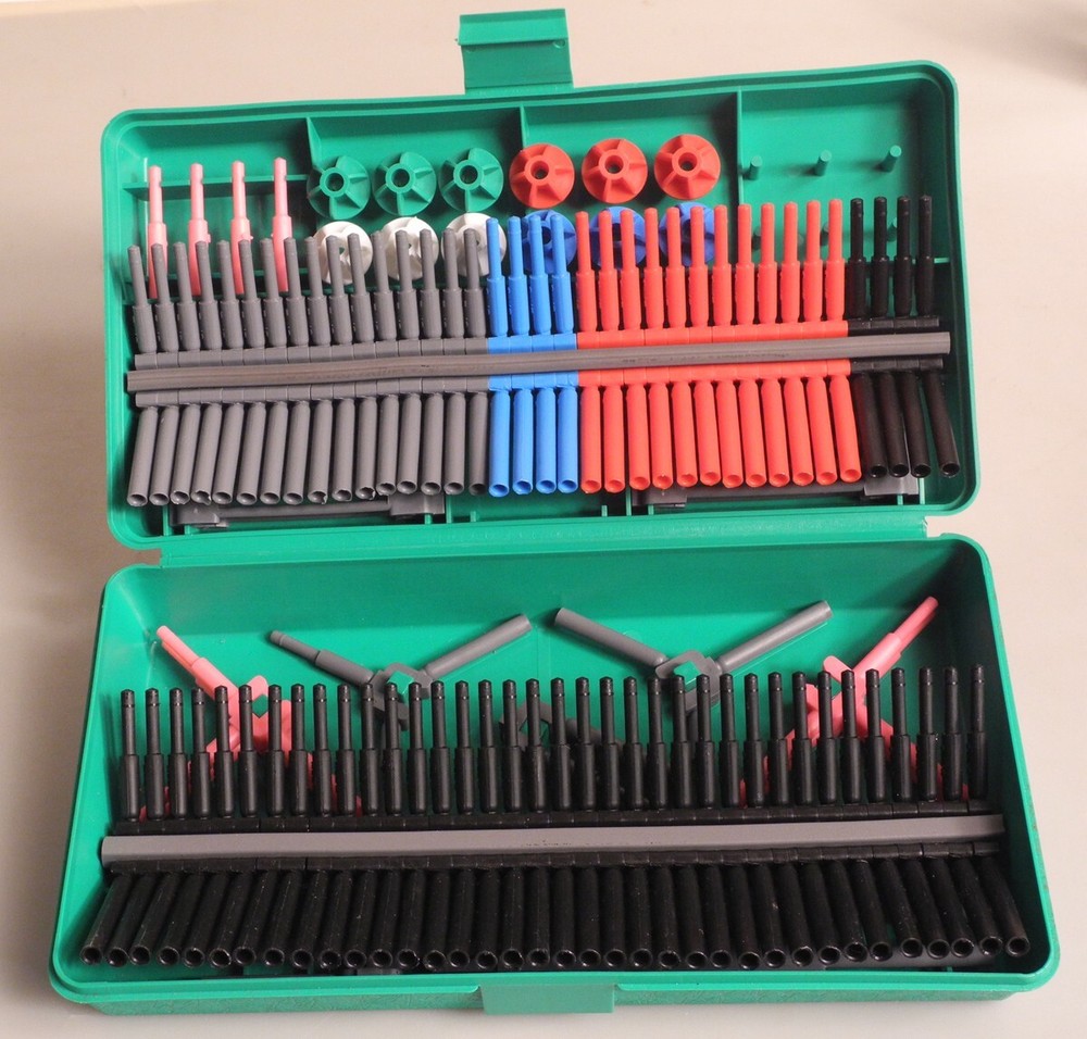 Flexible Stereo Chemistry Atom Molecular Model Kit & Instructions A few Missing