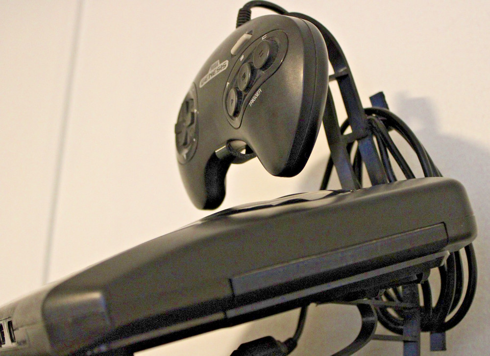 Sega Genesis/Mega Drive Model 2 Display Stand -- 3D Printed