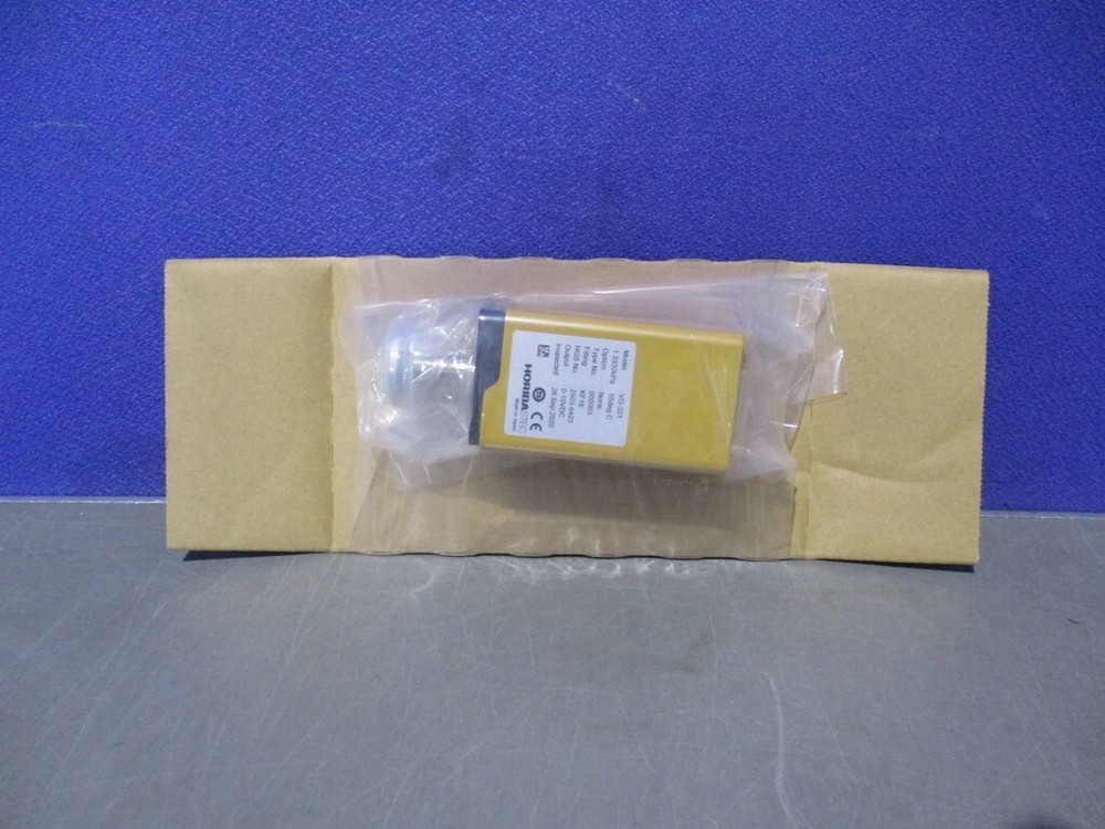 HORIBA VG-221 Capacitance Manometer Unit