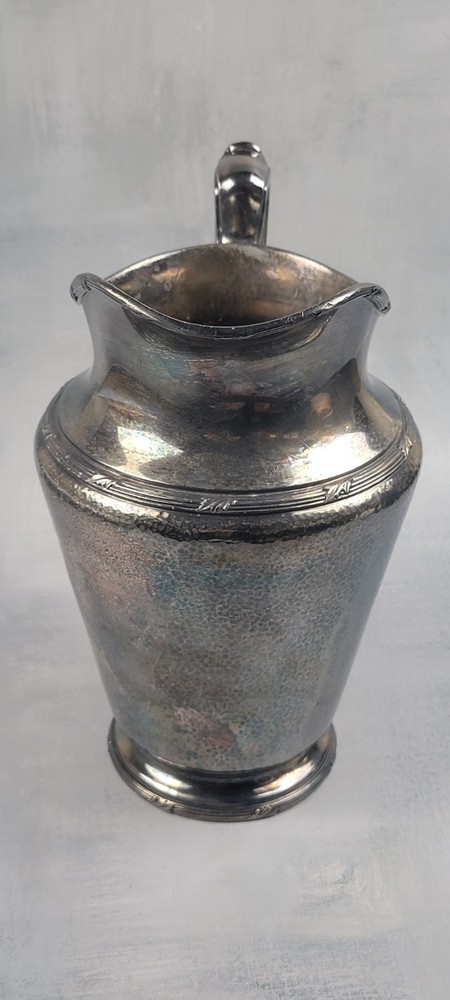 Vtg Silverplate 1928 Reed & Barton Water Pitcher Jug Hammered Pattern 5585