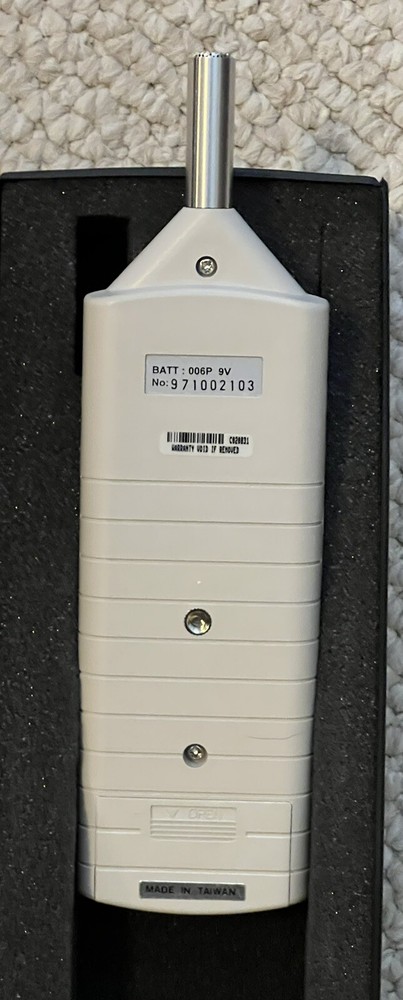 EXTECH 407735 DIGITAL SOUND LEVEL METER with CASE