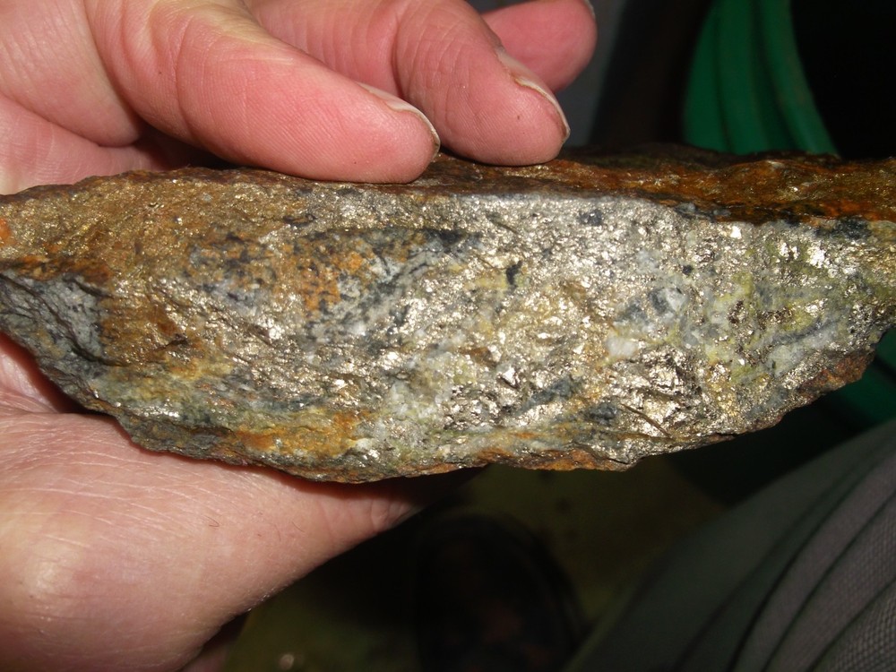 Gold, silver, copper, 551 grams samples ,ore high grade .