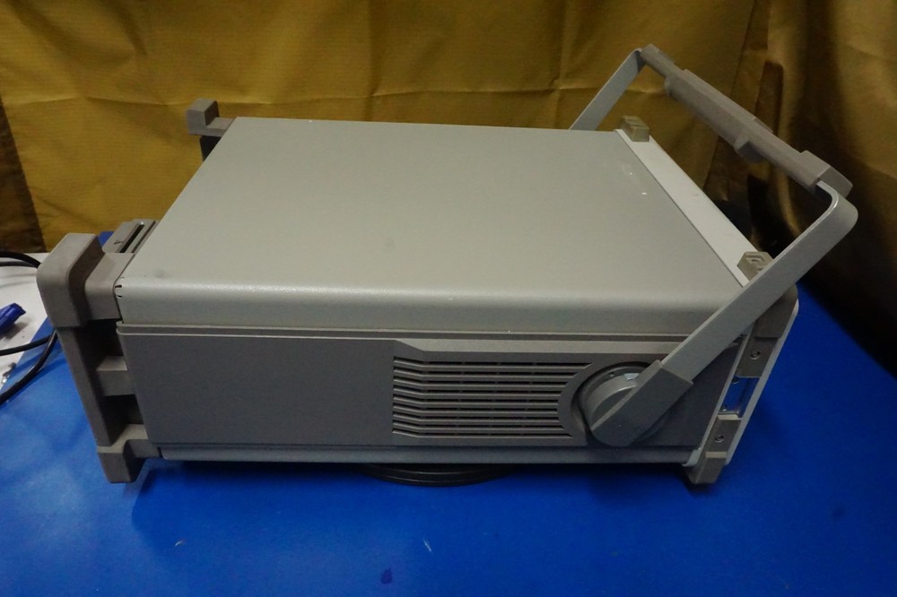 HP 8560E RF Spectrum Analyzer 30Hz-2.9GHz