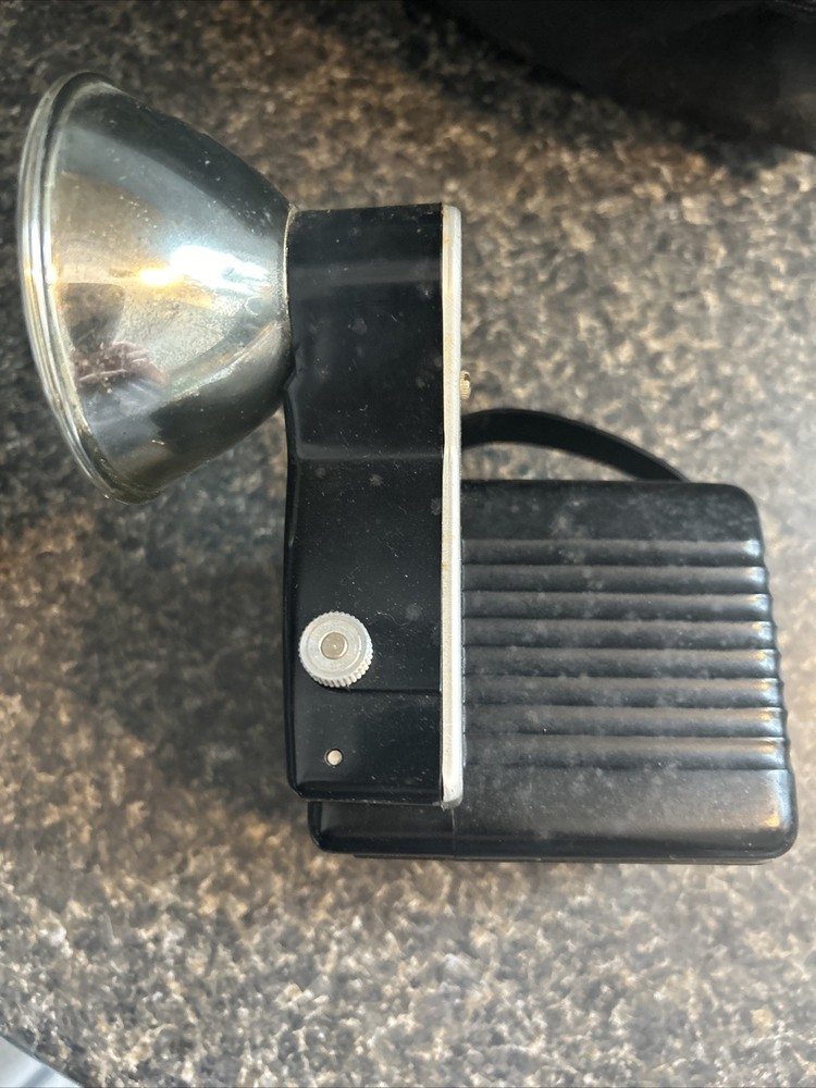VINTAGE Kodak Camera Brownie Hawkeye Flash Model UNTESTED