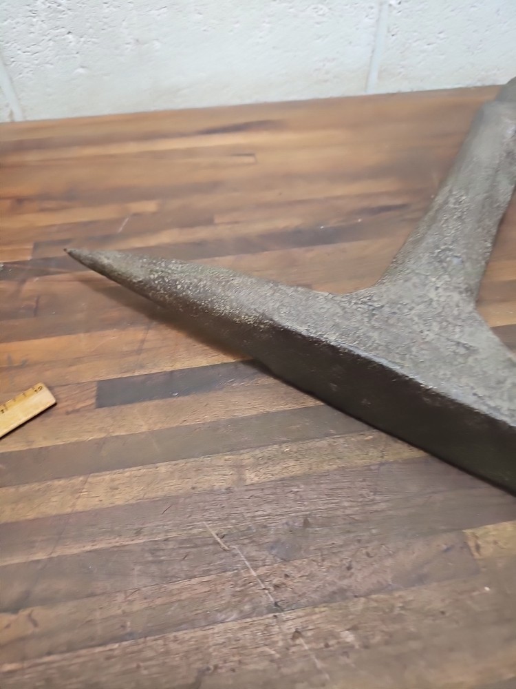 C5- Antique 30lb Stake Anvil Blacksmith