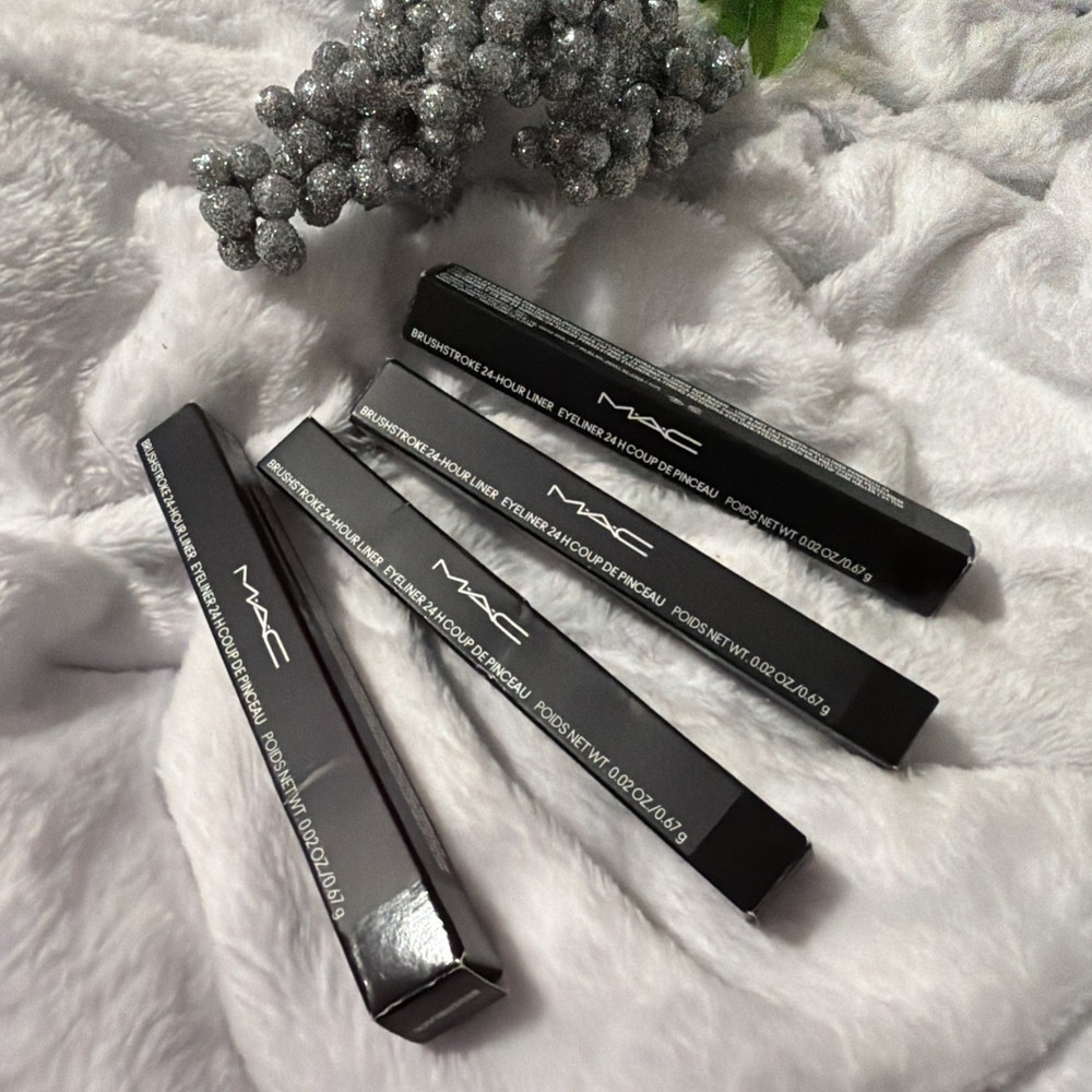 MAC BRUSHSTROKE 24-HOURS LINER