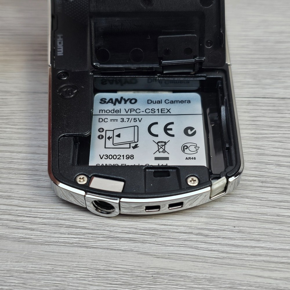Sanyo Xacti VPC-CS1EX Camcorder Body Only (Untested)